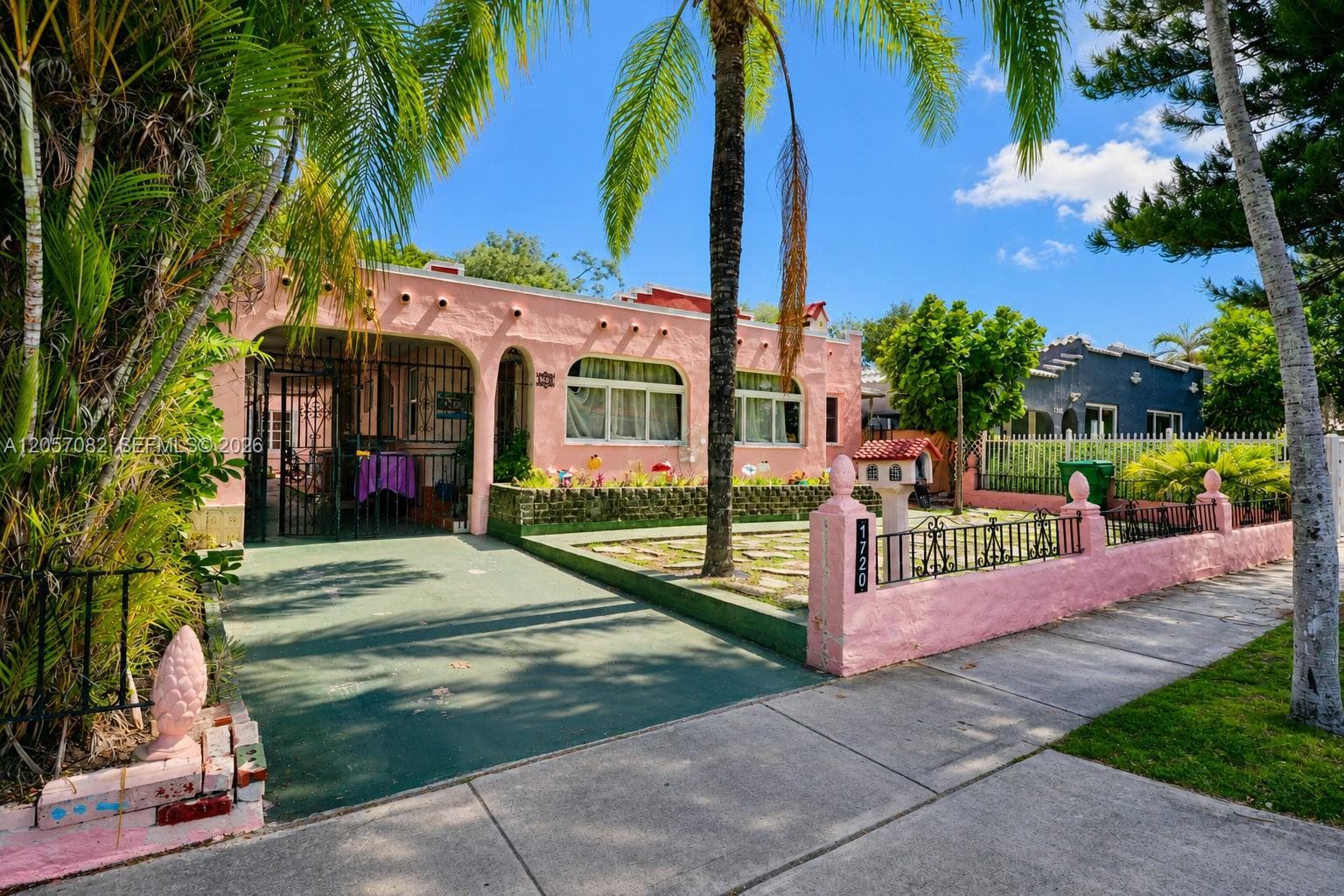 1720 SW 11th Ter photo 3