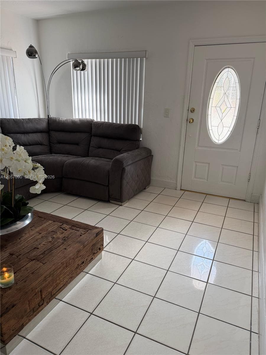 20 SW 48th Ave photo 3