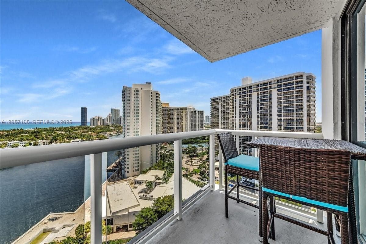 Waterview Condo · #2048 in Aventura - Photo 10