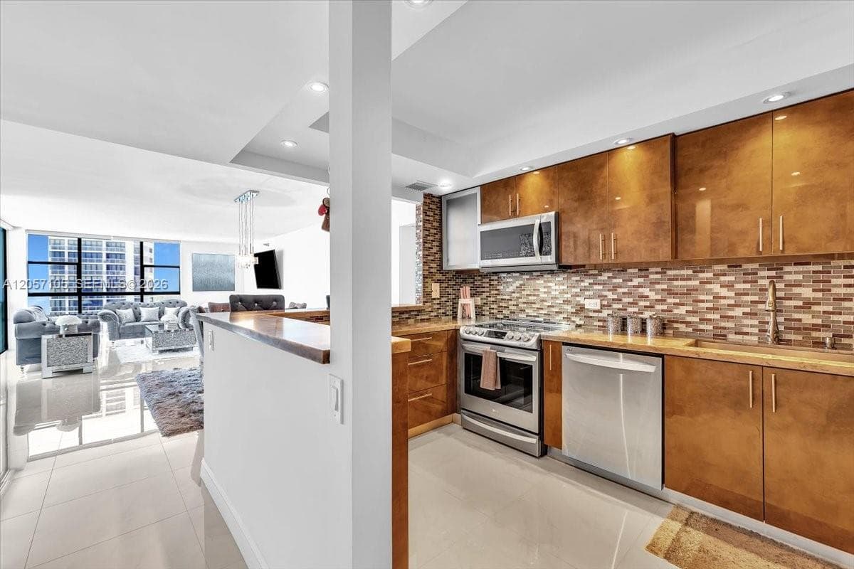 Waterview Condo · #2048 in Aventura - Photo 4