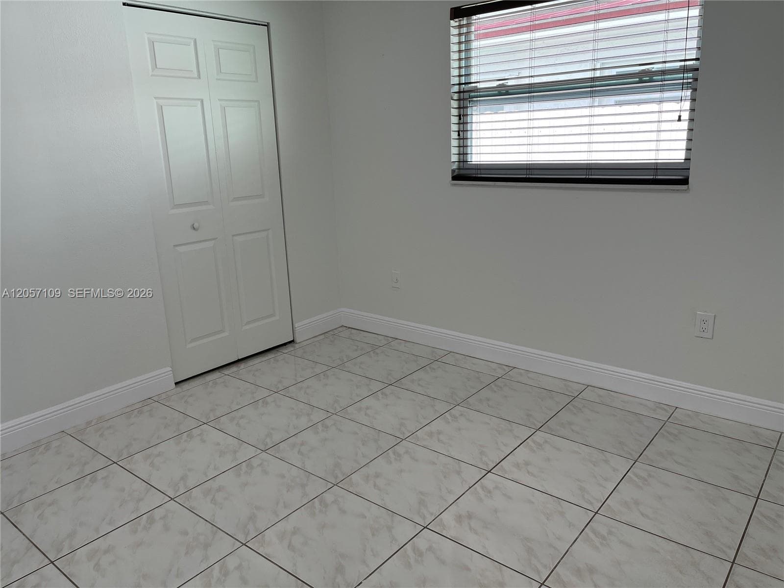 10571 SW 27th St photo 12