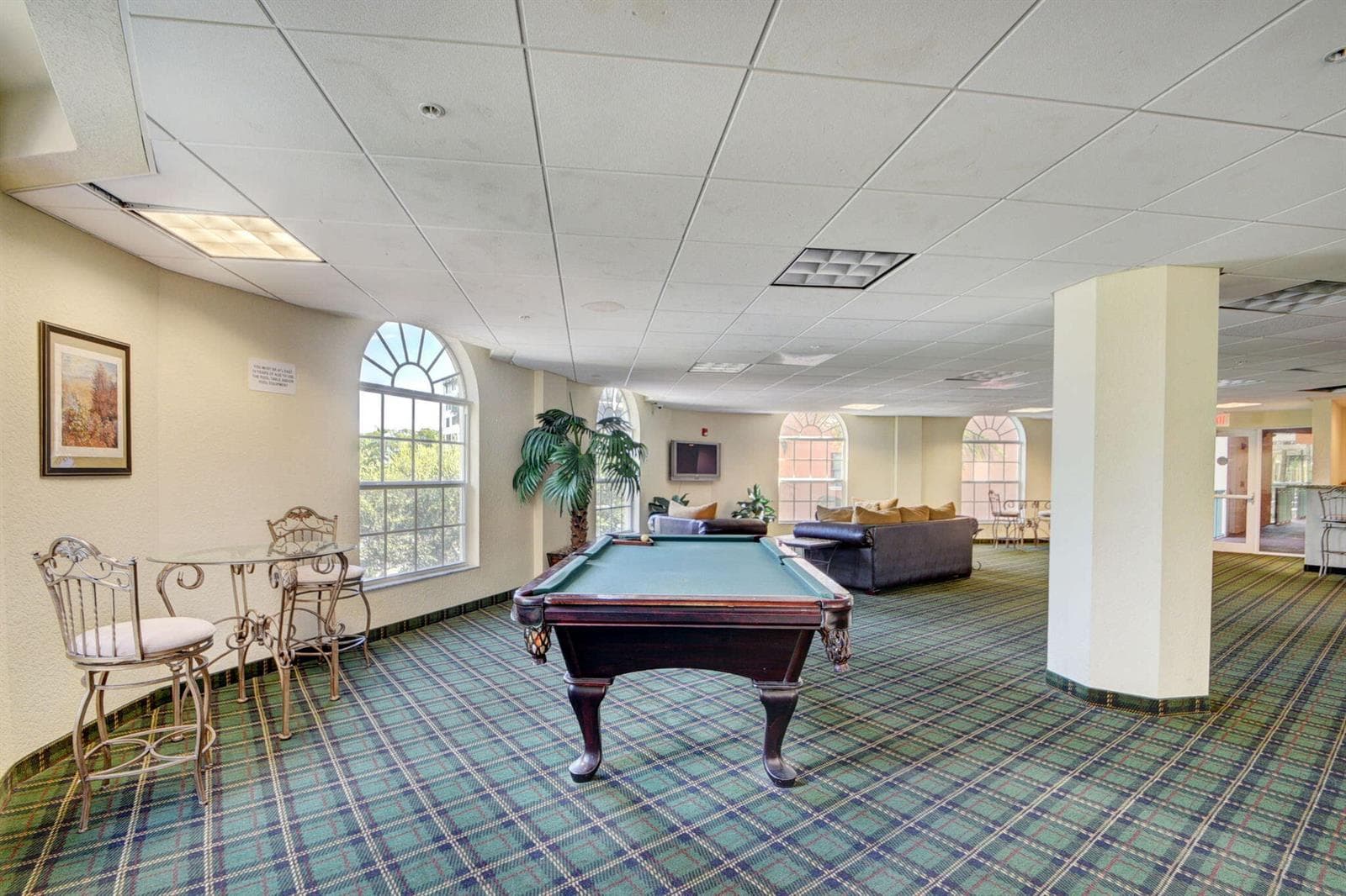 59-web-or-mls-1640 Presidential (6)