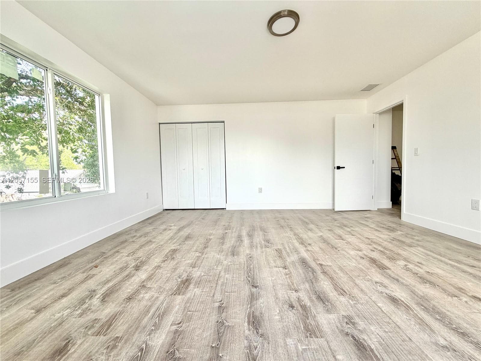 1629 NW 40th St #1 photo 8