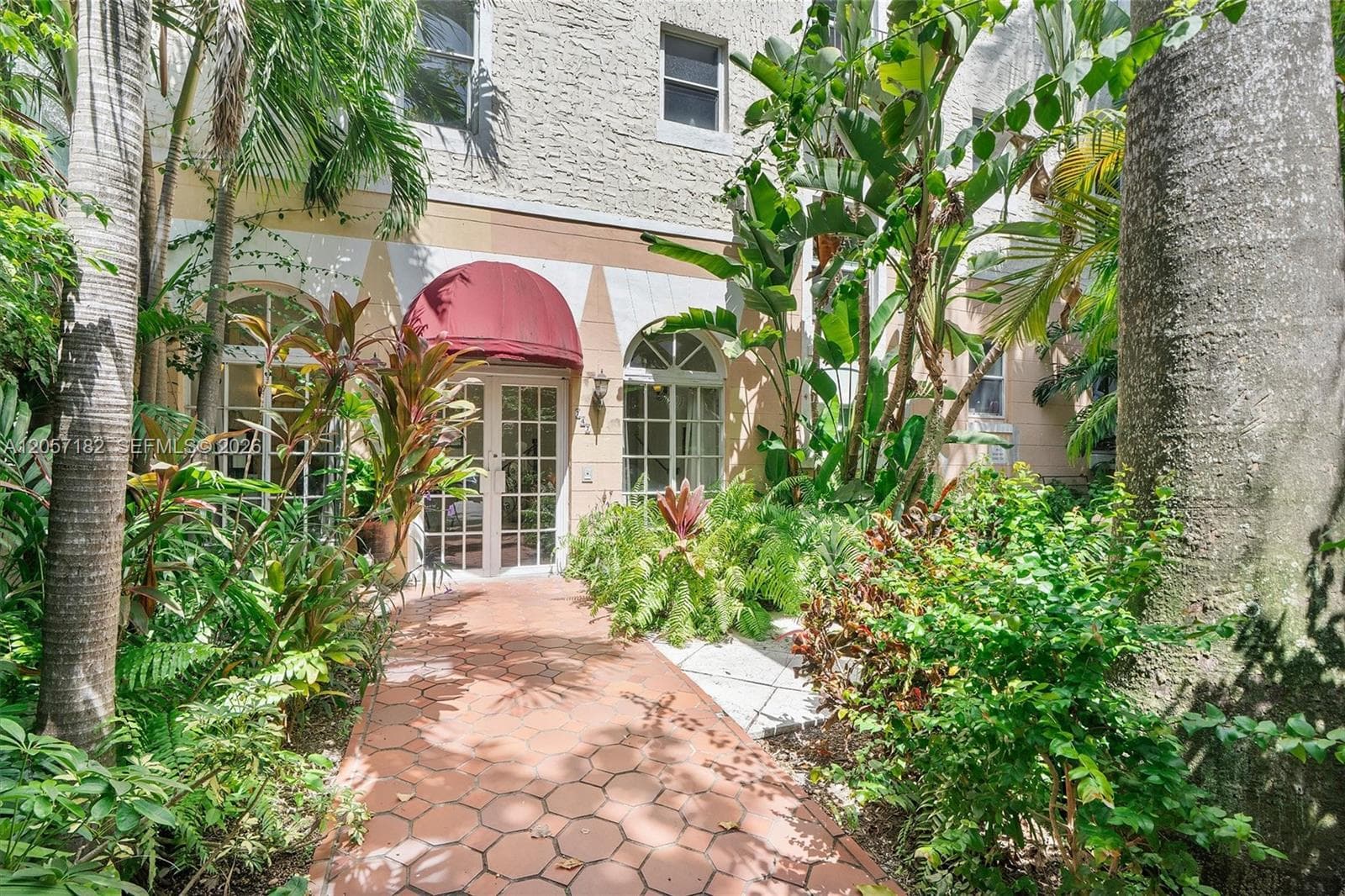 VENETIAN VILLAS OF SOUTH B · #301 in Miami Beach - Photo 11