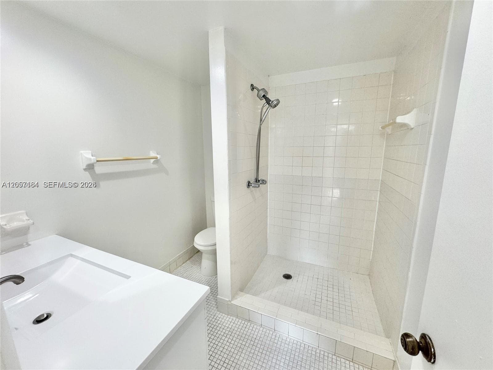 SAMARI LAKE EAST CONDO · #1542 in Hialeah Gardens - Photo 16