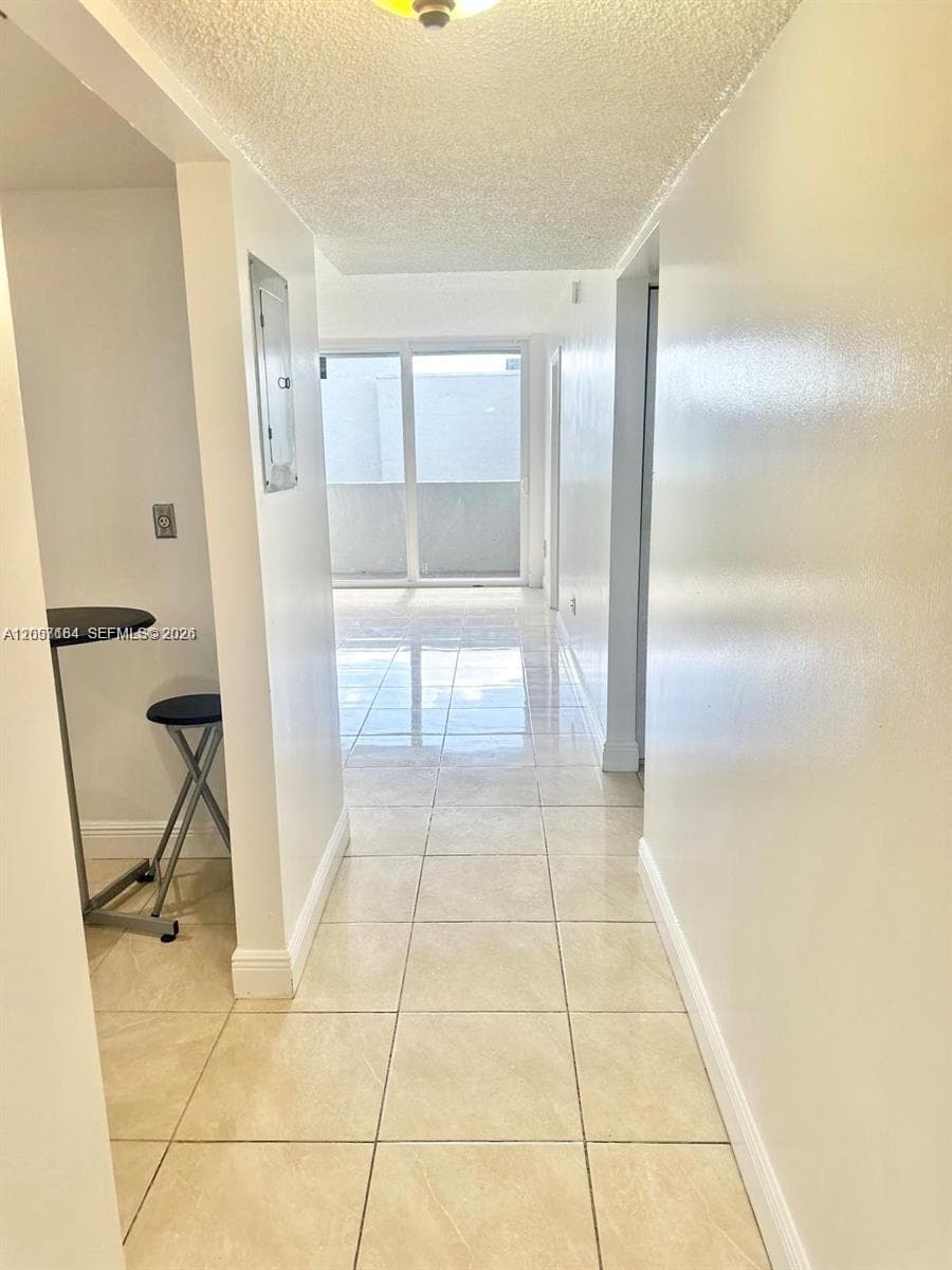SAMARI LAKE EAST CONDO · #1542 in Hialeah Gardens - Photo 10