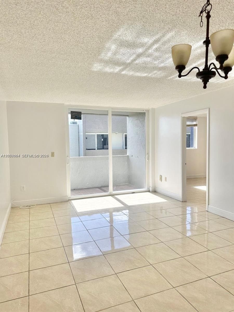 SAMARI LAKE EAST CONDO · #1542 in Hialeah Gardens - Photo 11