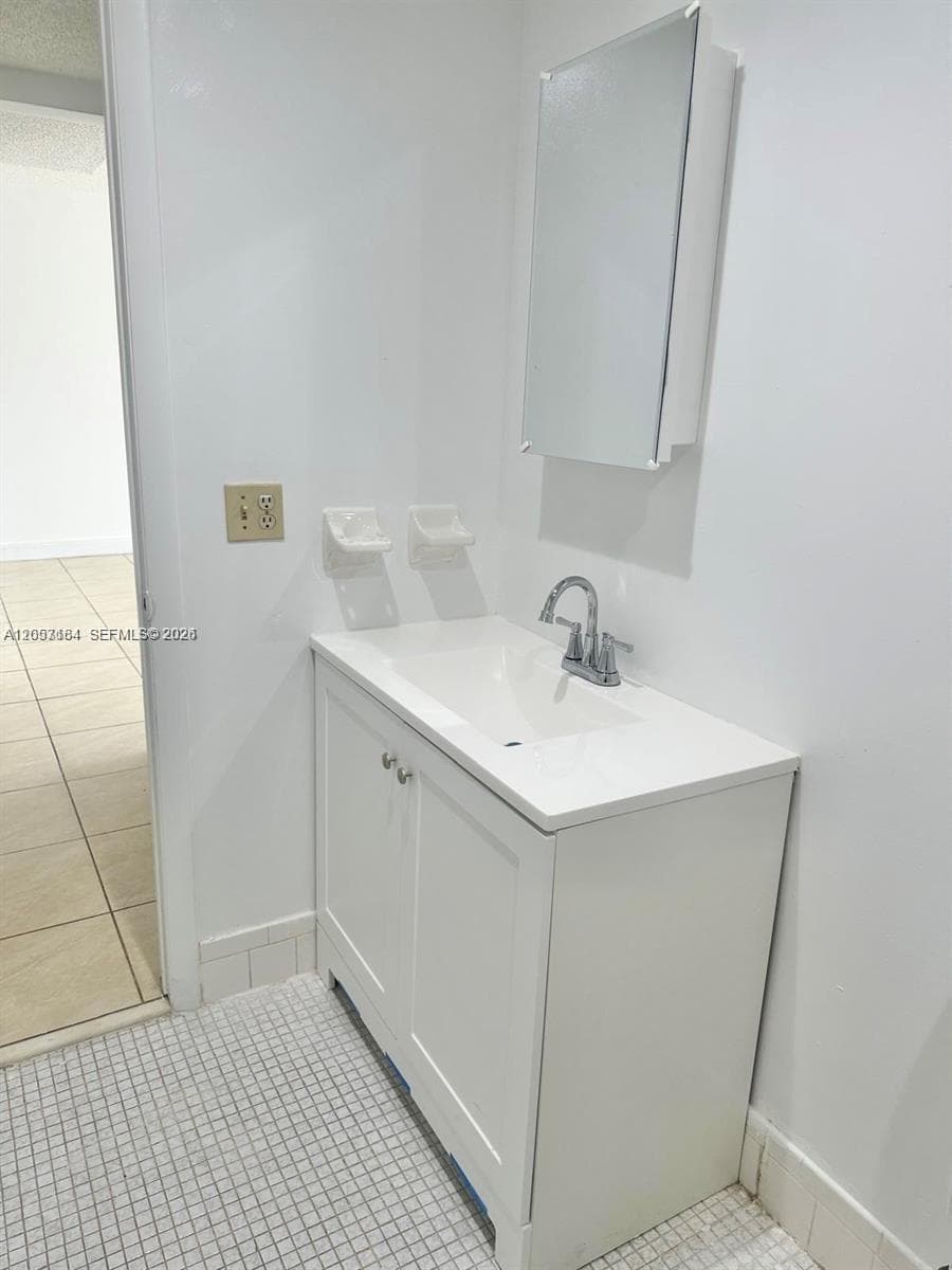 SAMARI LAKE EAST CONDO · #1542 in Hialeah Gardens - Photo 19