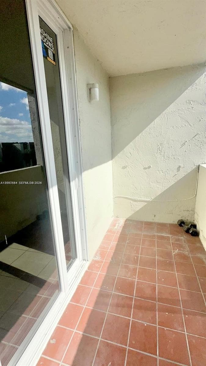 SAMARI LAKE EAST CONDO · #1542 in Hialeah Gardens - Photo 4