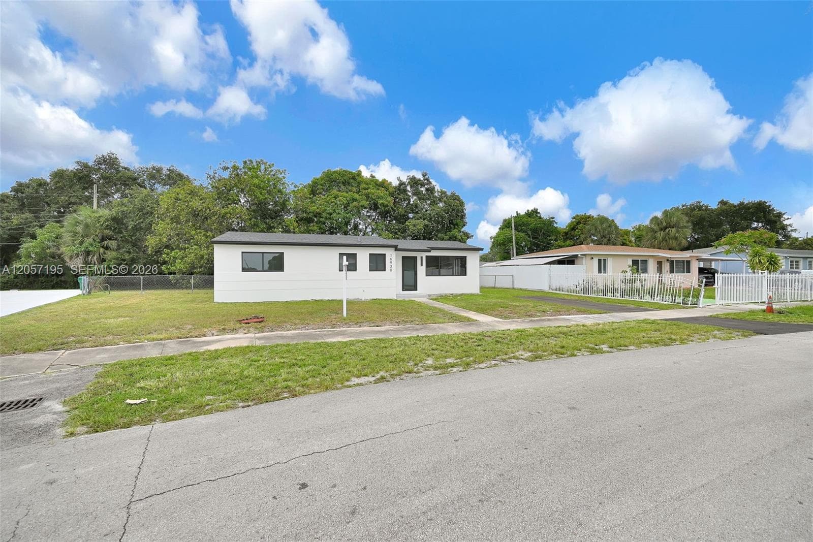 16930 NW 37th Pl photo 1