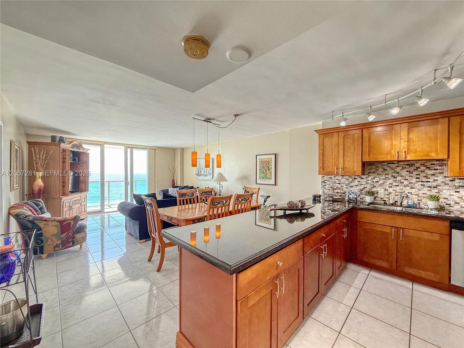 ARLEN BEACH CONDO · #1508 in Miami Beach - Photo 5