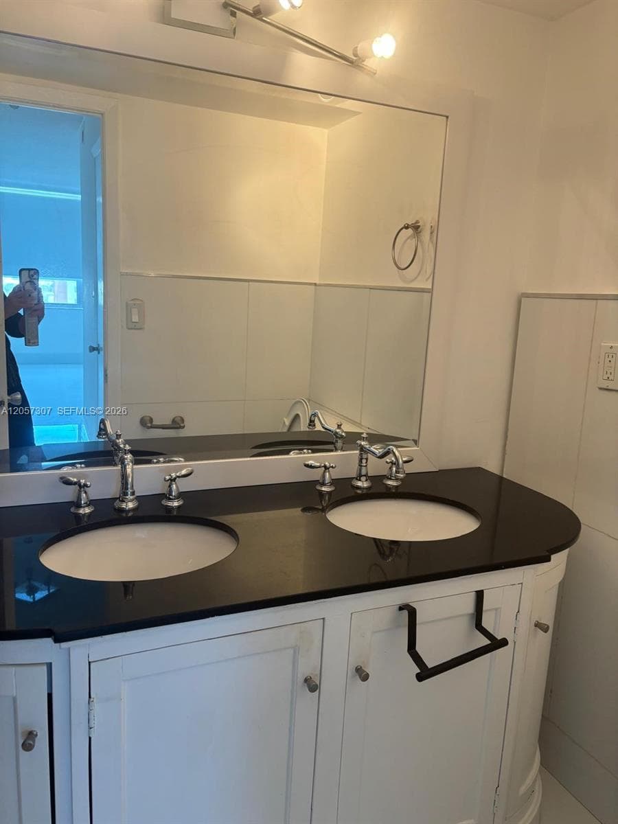 COMMODORE PLAZA CONDO · #909 in Aventura - Photo 17