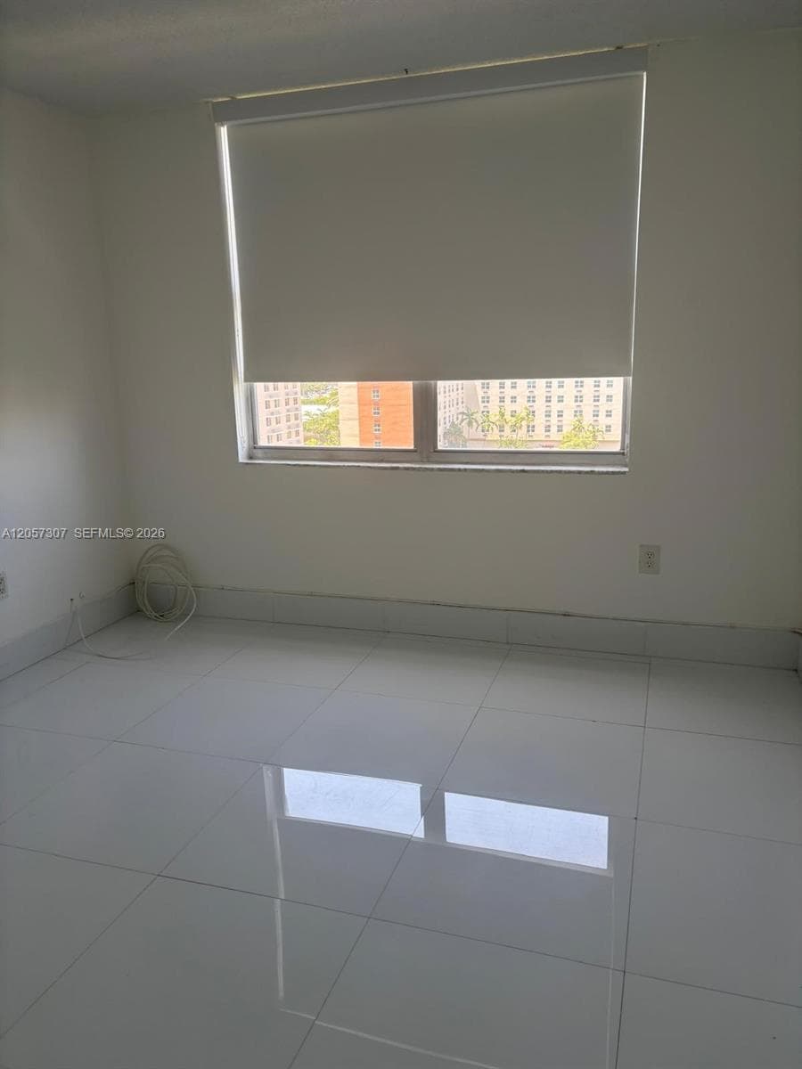COMMODORE PLAZA CONDO · #909 in Aventura - Photo 21