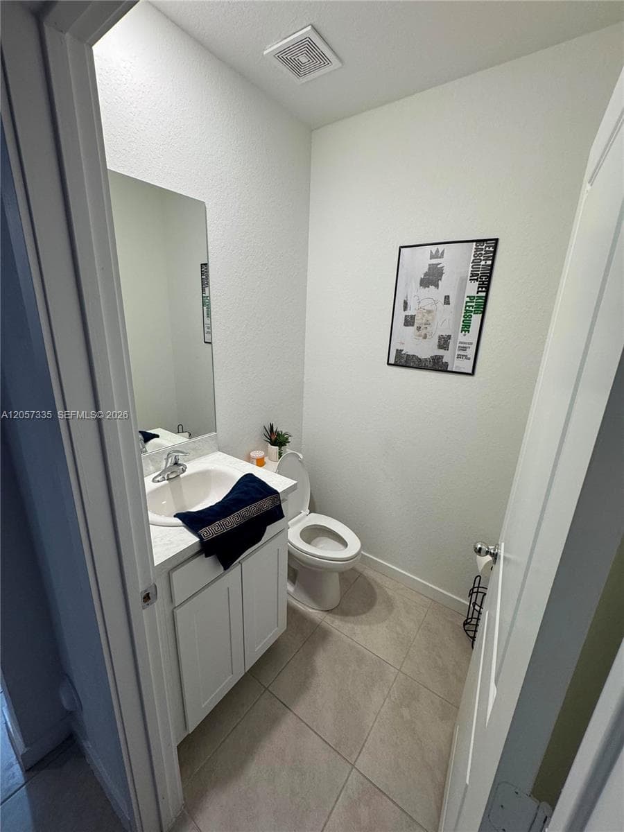 270 NE 12th St #270 photo 14