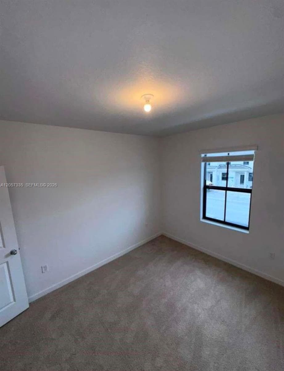 270 NE 12th St #270 photo 15