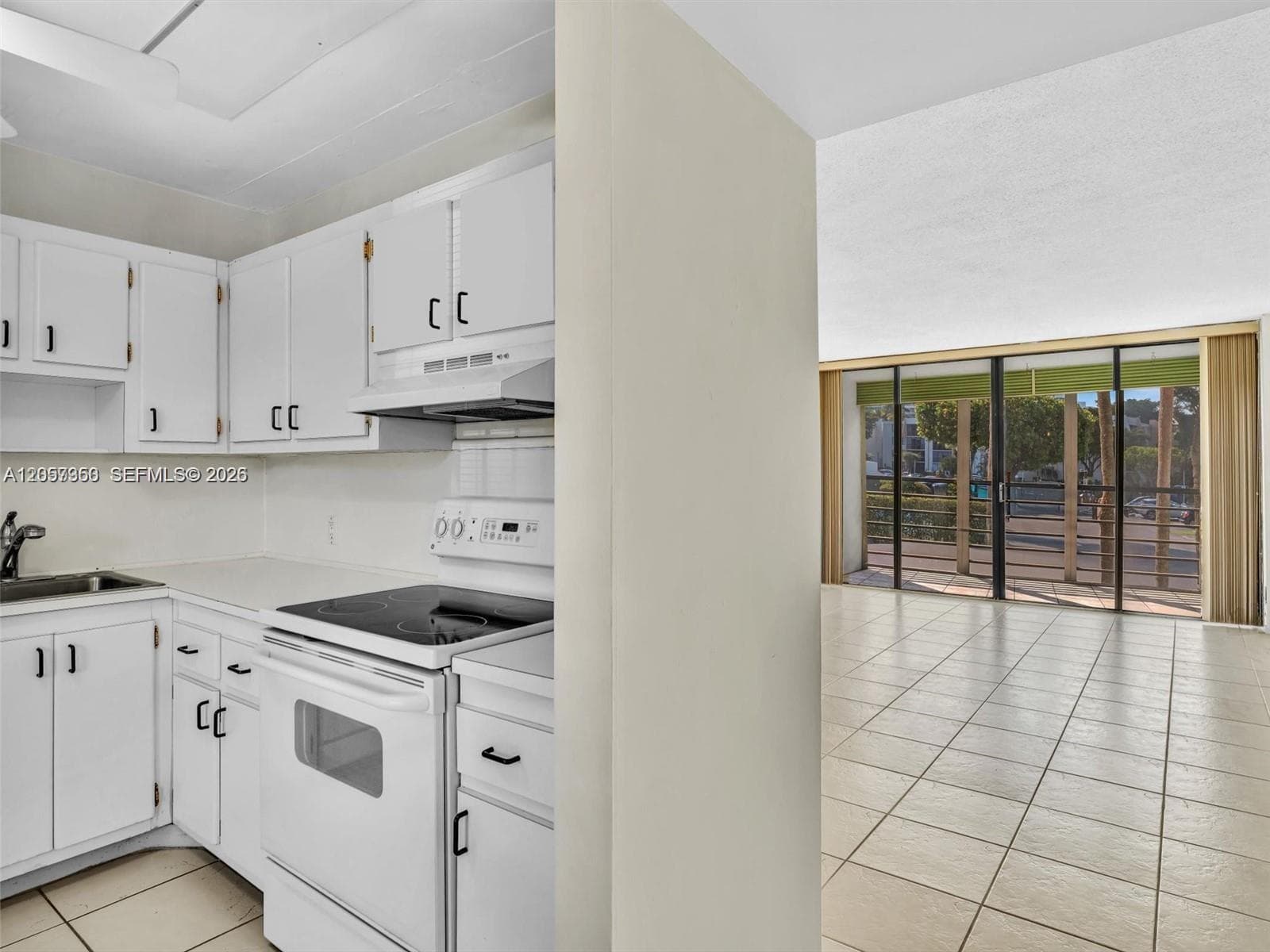 BISCAYA CONDO · #203 in Aventura - Photo 2