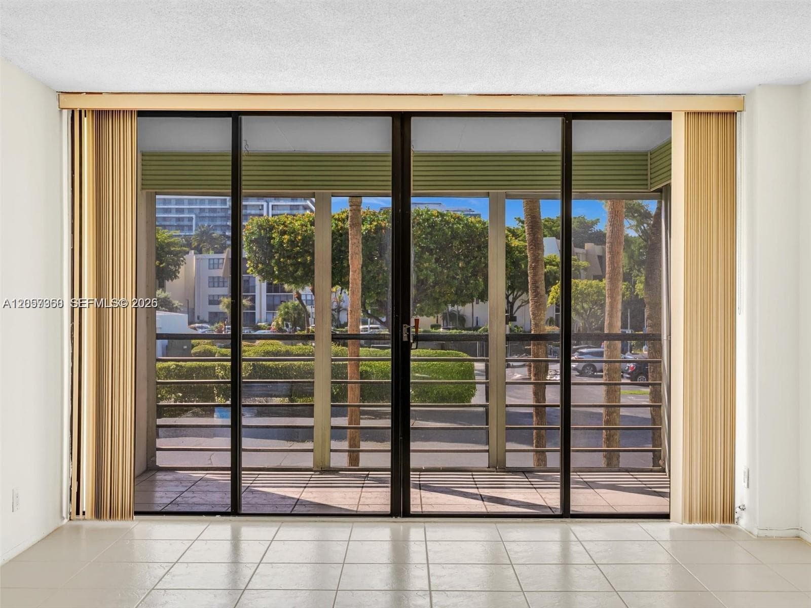 BISCAYA CONDO · #203 in Aventura - Photo 12