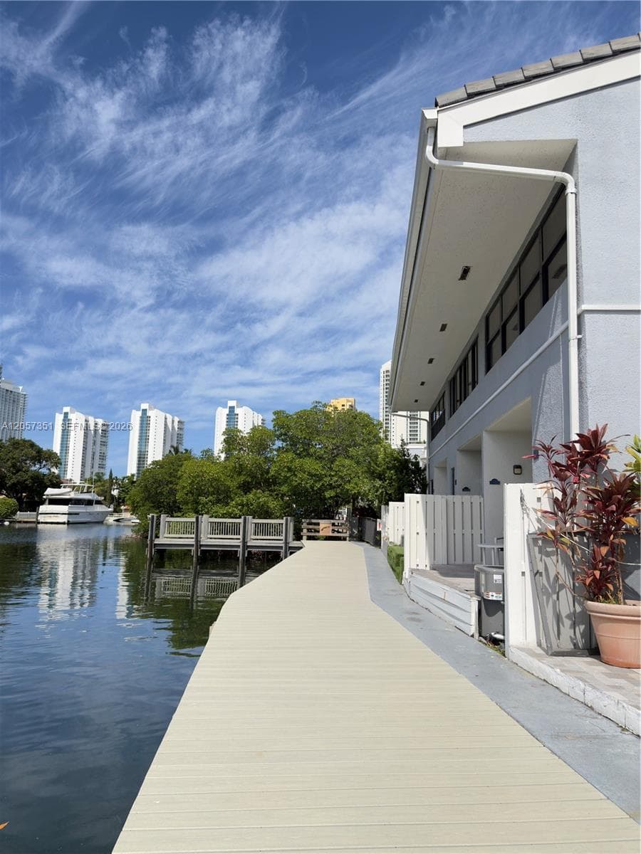 POINCIANA ISLAND · #909 in Sunny Isles Beach - Photo 6