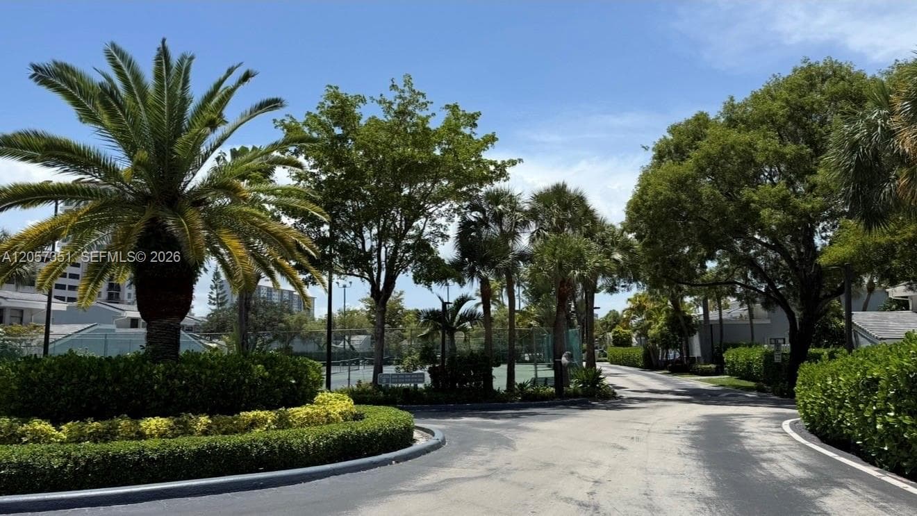 POINCIANA ISLAND · #909 in Sunny Isles Beach - Photo 24