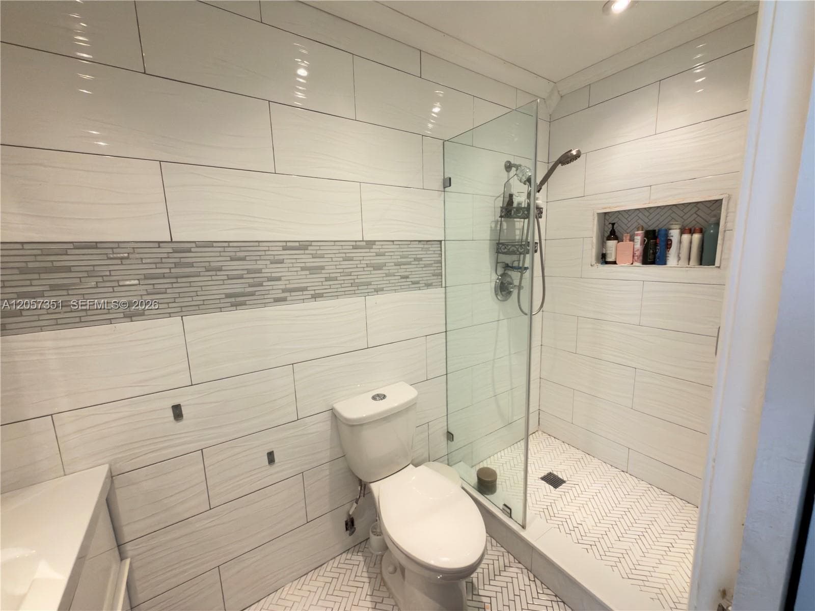 POINCIANA ISLAND · #909 in Sunny Isles Beach - Photo 19