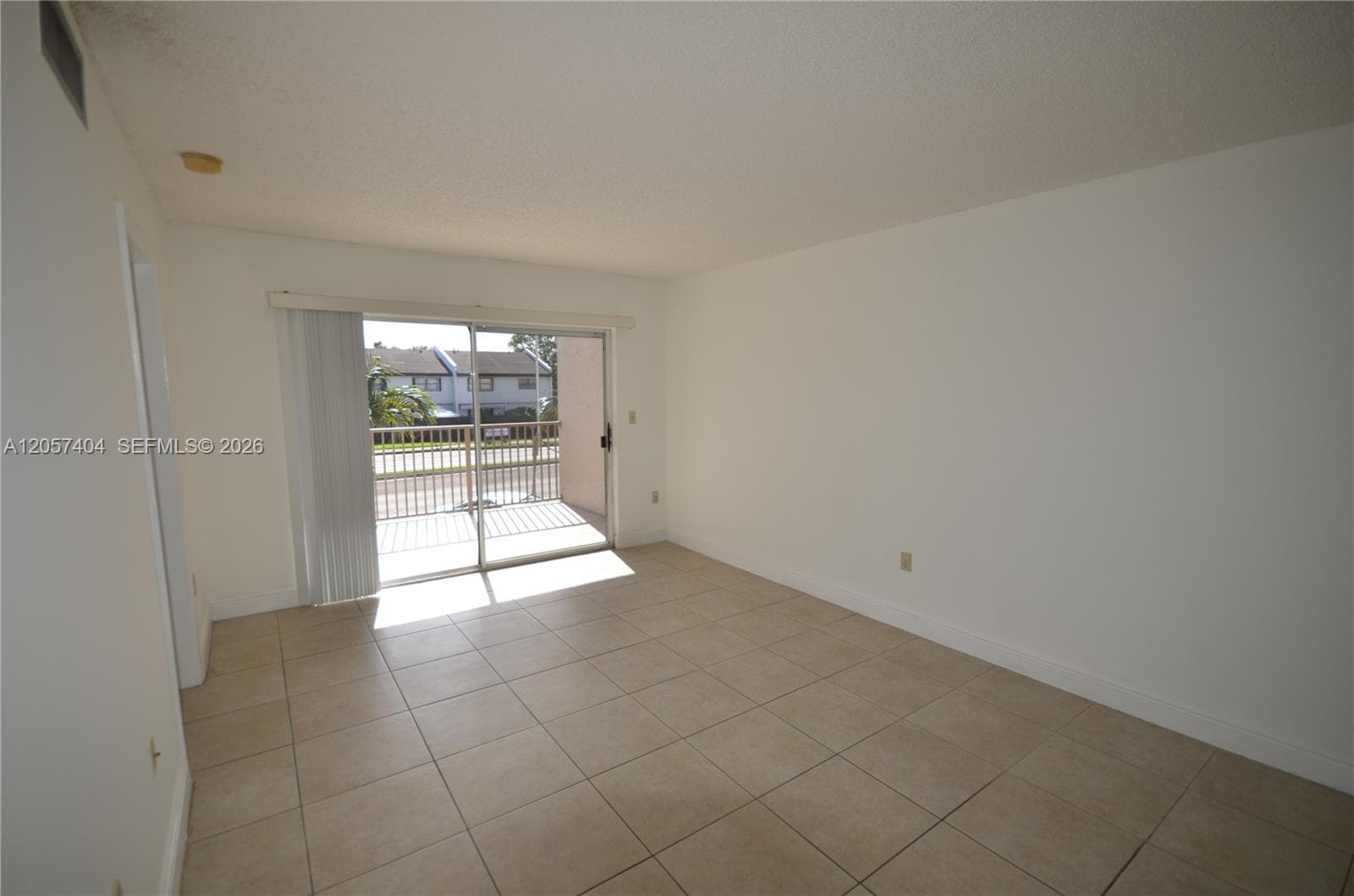 KENDALL LAKE TOWERS CONDO · #207 in Miami - Photo 4