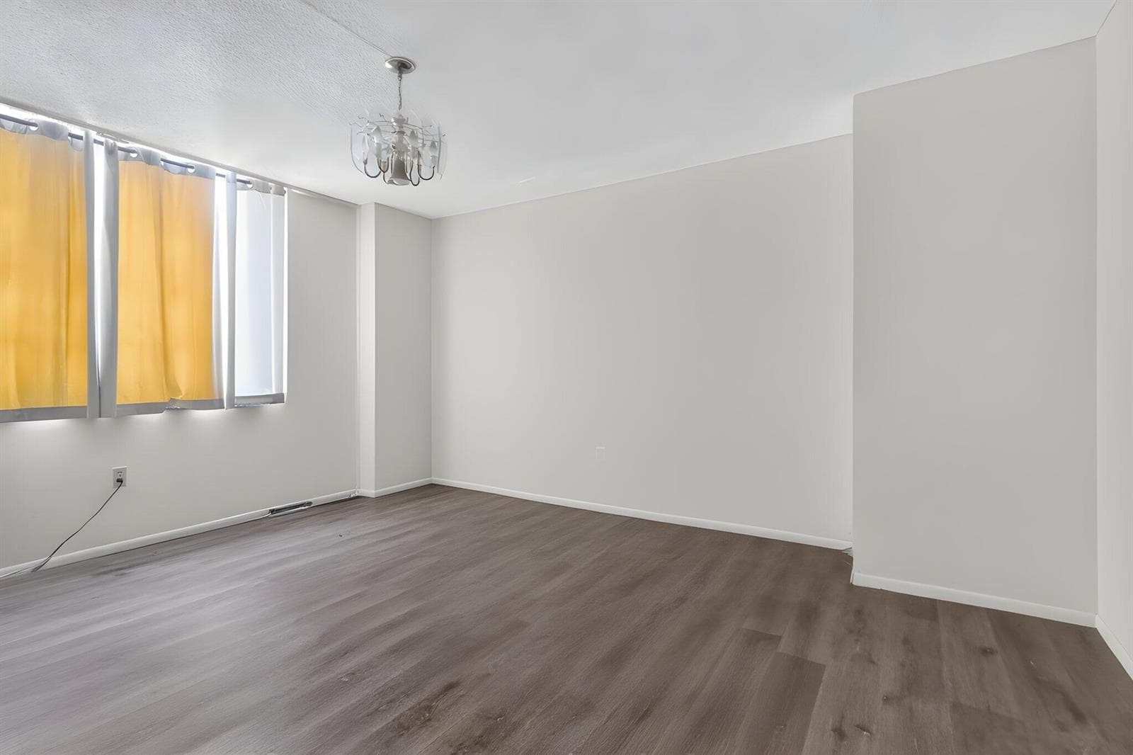18-web-or-mls-8H3A9169 furniture removed