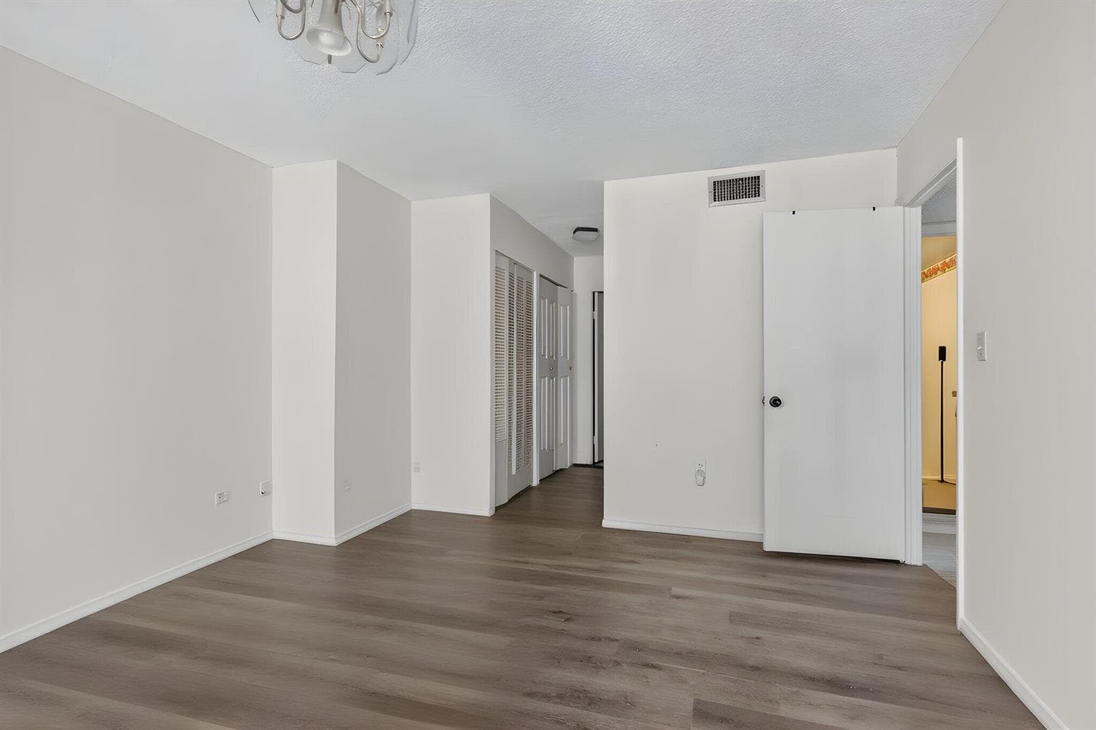 19-web-or-mls-8H3A9179 furniture removed