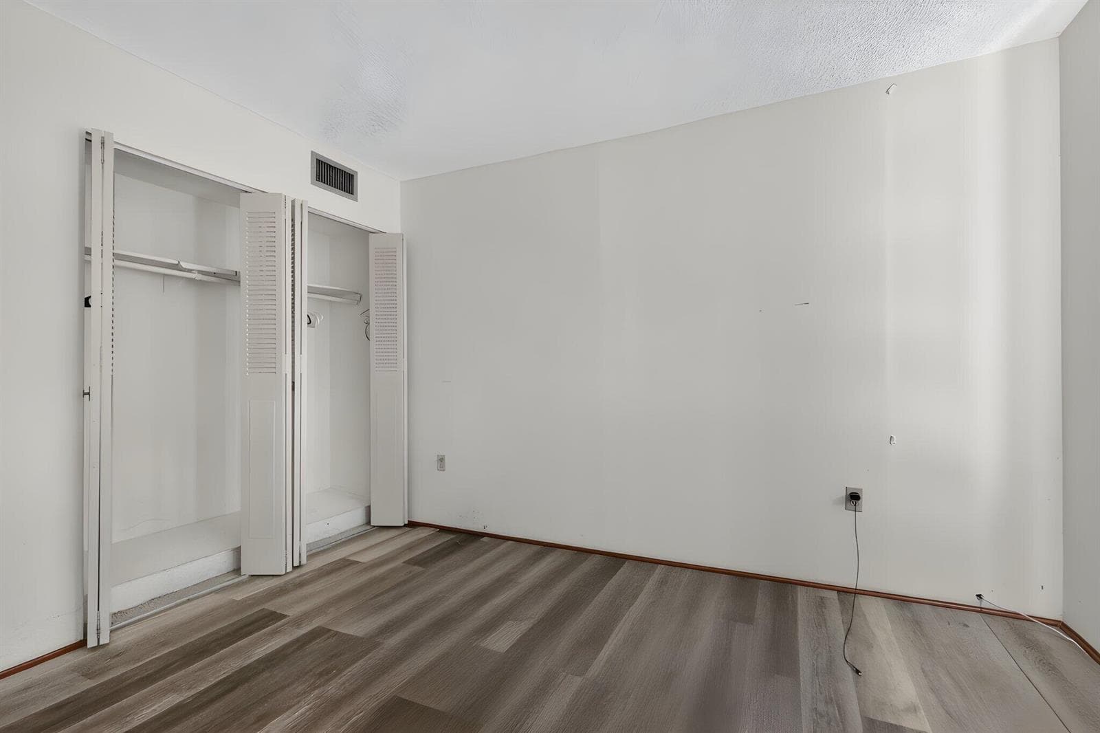 17-web-or-mls-8H3A9168 furniture removed