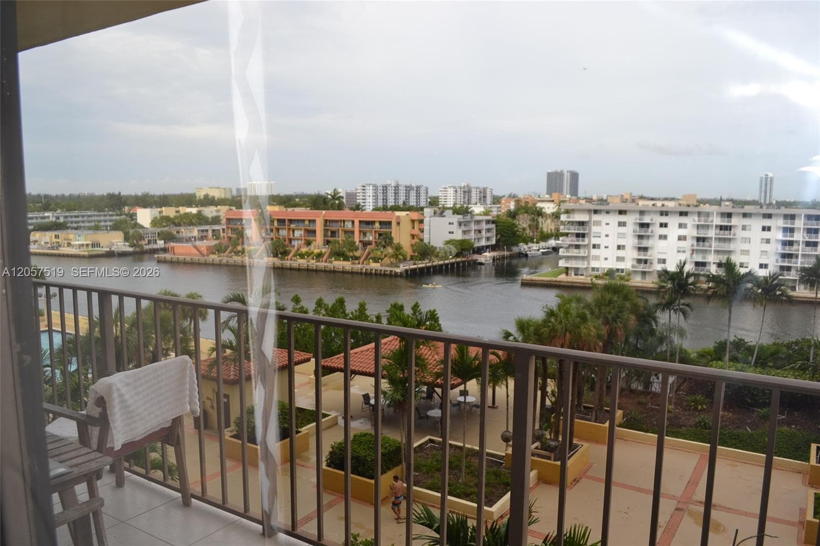 WINSTON TOWERS 700 CONDO · #703 in Sunny Isles Beach - Photo 3