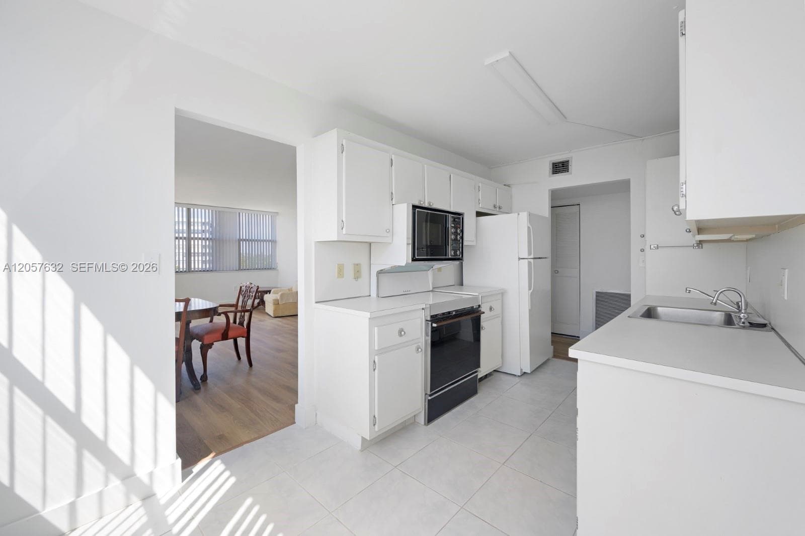 WILSHIRE CONDO · #621E in Miami - Photo 16