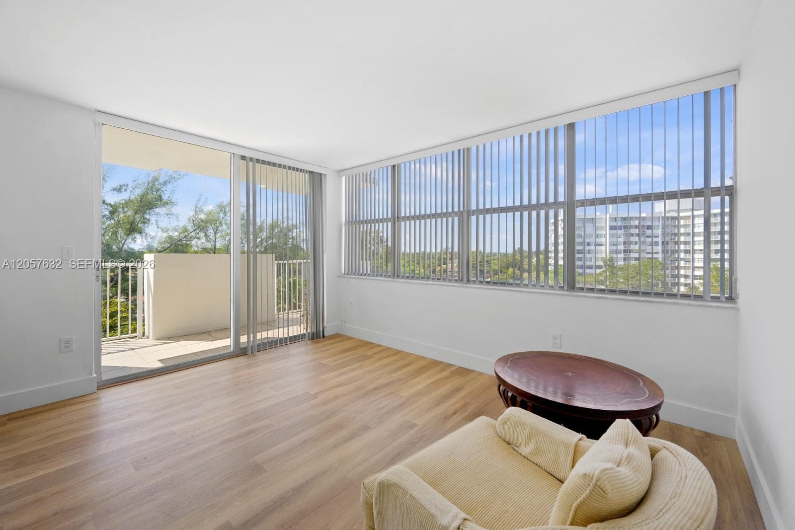 WILSHIRE CONDO · #621E in Miami - Photo 12