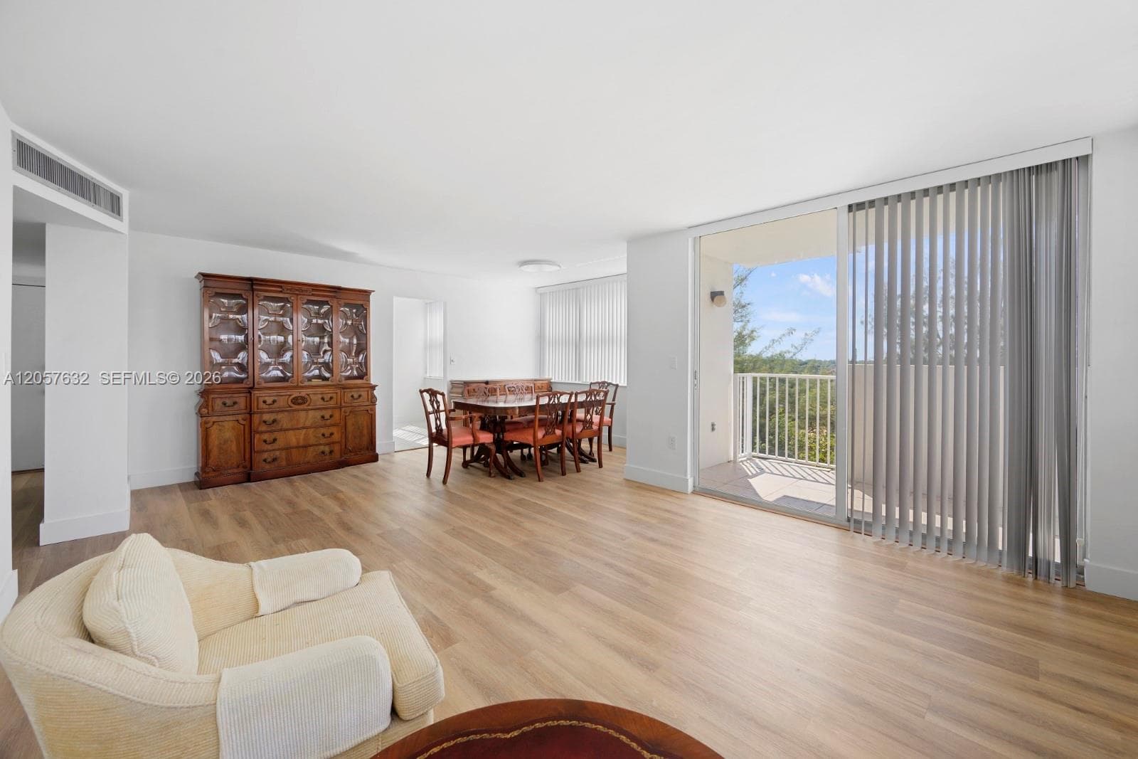 WILSHIRE CONDO · #621E in Miami - Photo 11