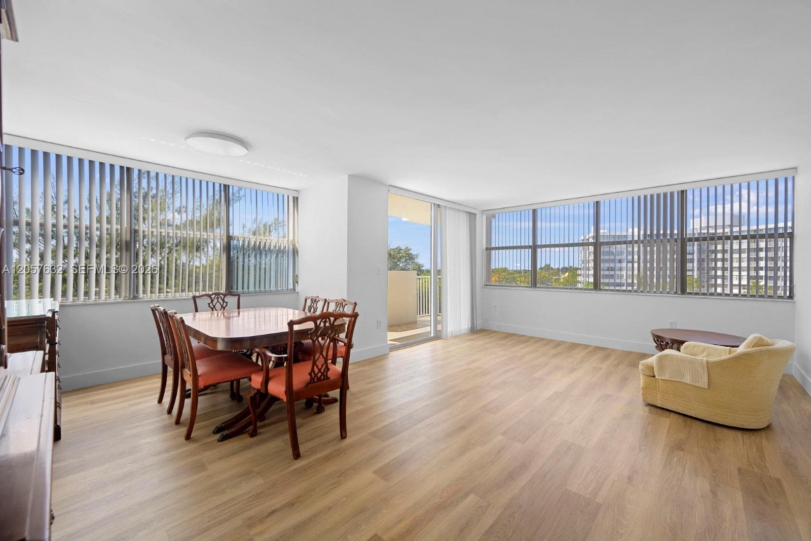 WILSHIRE CONDO · #621E in Miami - Photo 8