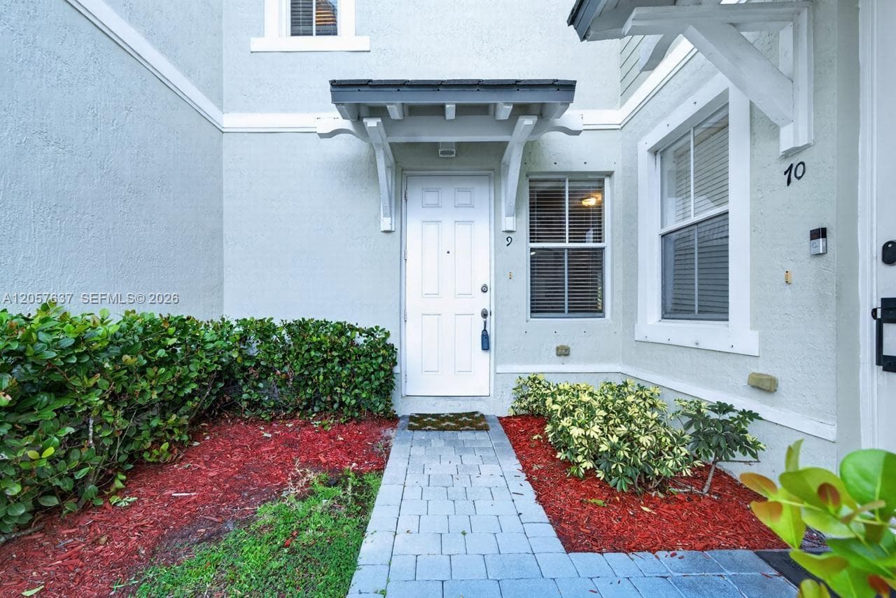 152 SE 29th Ave #9 photo 3