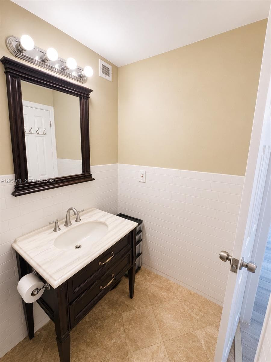 THREE HORIZONS SOUTH COND · #609 in North Miami - Photo 23