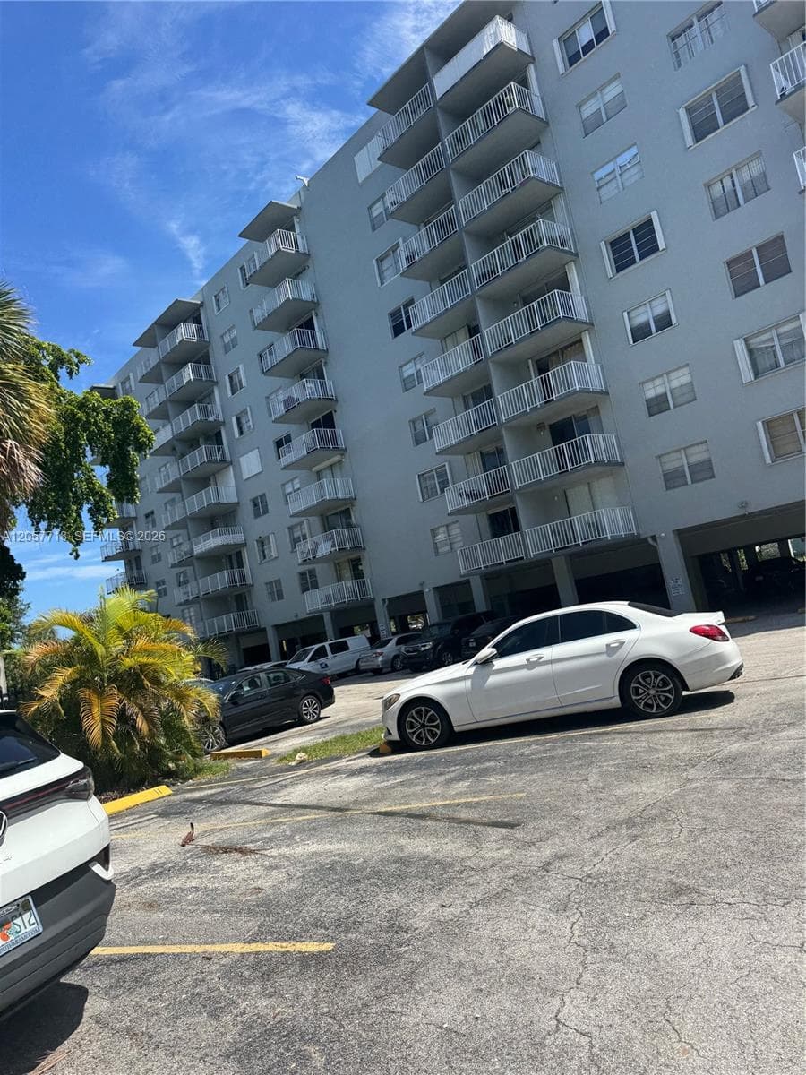 THREE HORIZONS SOUTH COND · #609 in North Miami - Photo 26