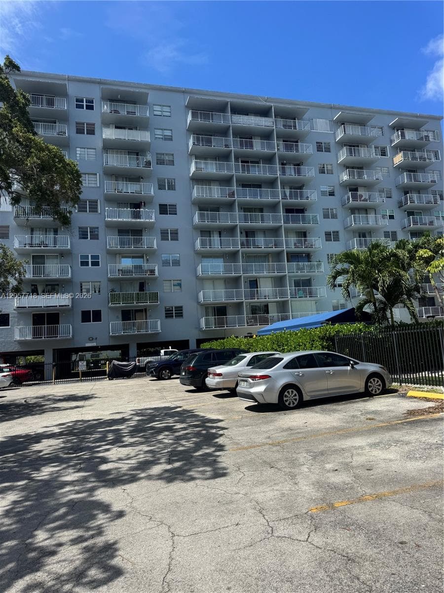 THREE HORIZONS SOUTH COND · #609 in North Miami - Photo 25