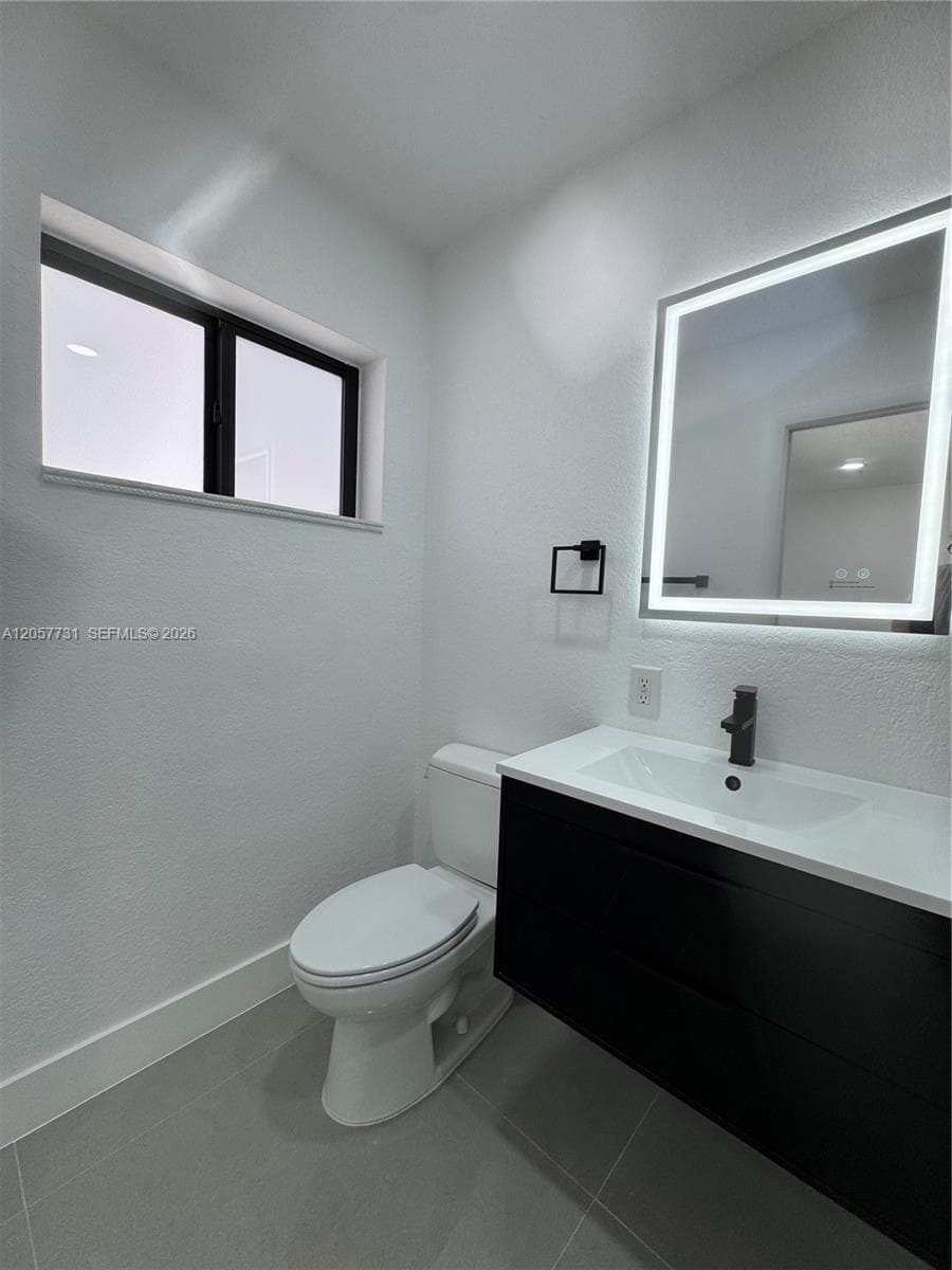 1370 SW 32nd St photo 18
