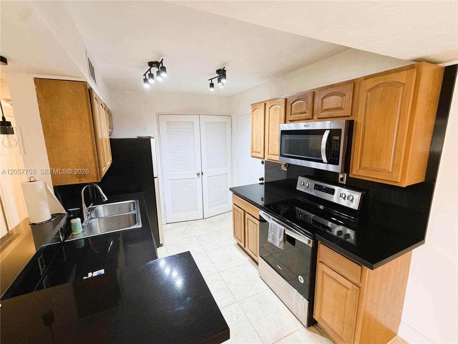 DADELAND CAPRI CONDO · #A102 in Miami - Photo 2