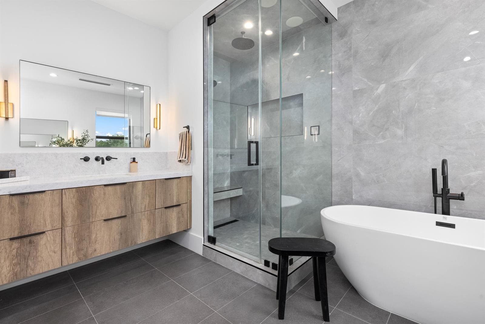 Primary bath