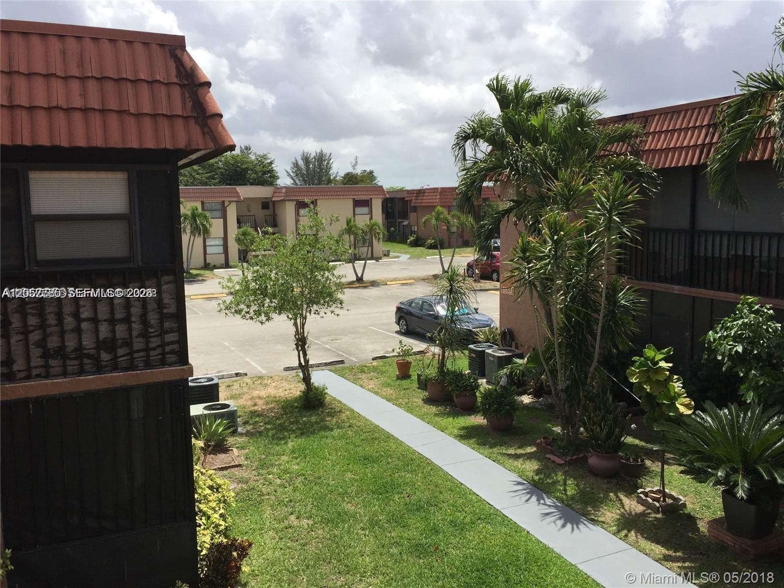 LAGO GRANDE CONDO THREE B · #56-22 in Hialeah - Photo 6