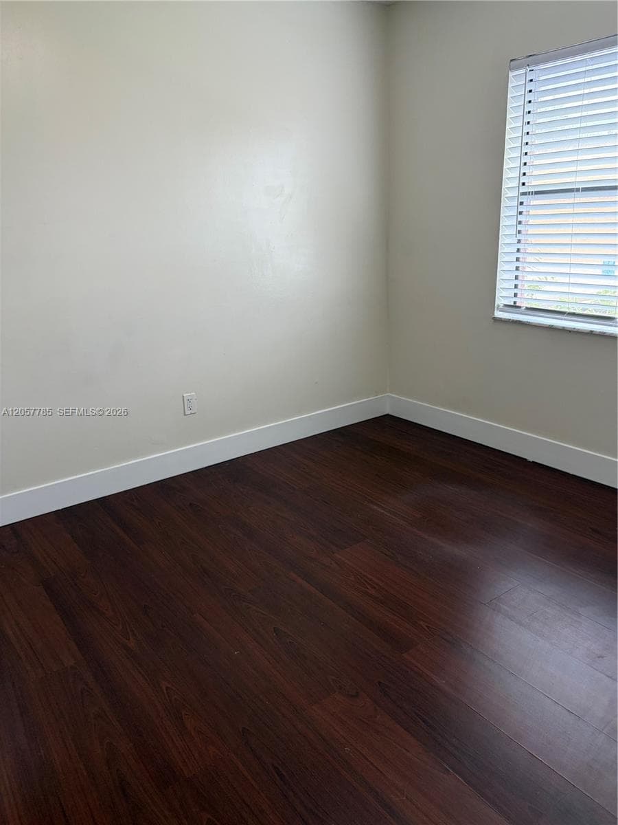 LAGO GRANDE CONDO THREE B · #56-22 in Hialeah - Photo 31
