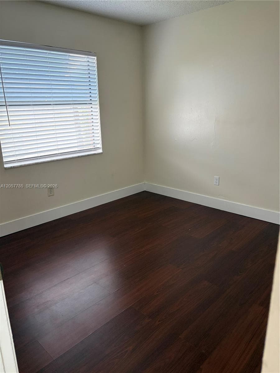 LAGO GRANDE CONDO THREE B · #56-22 in Hialeah - Photo 39