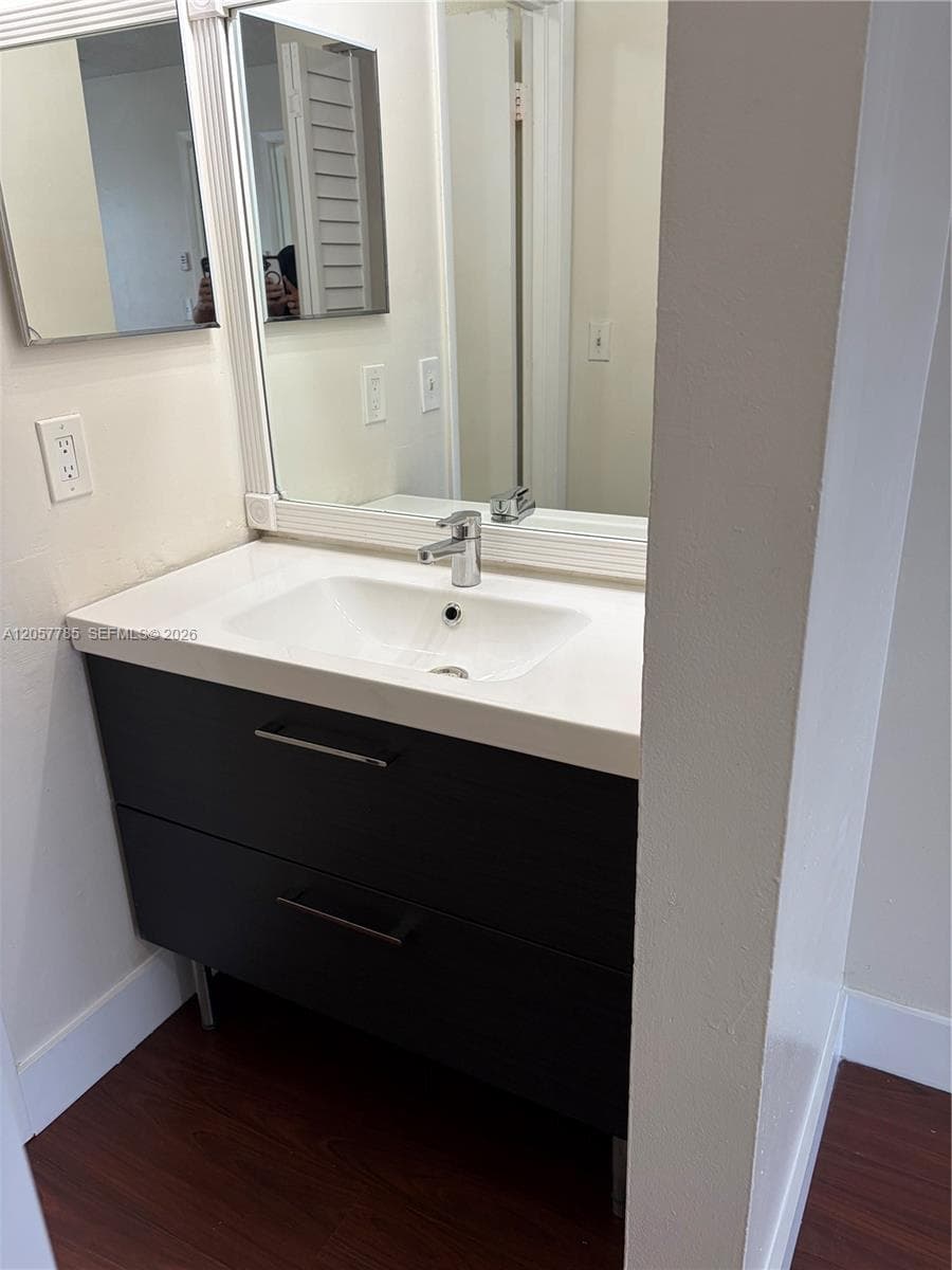 LAGO GRANDE CONDO THREE B · #56-22 in Hialeah - Photo 25