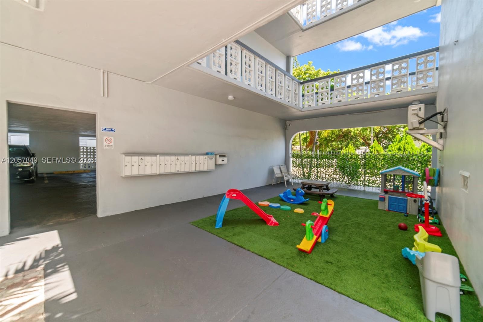Garden Terrace Apts · #4A in Hollywood - Photo 24