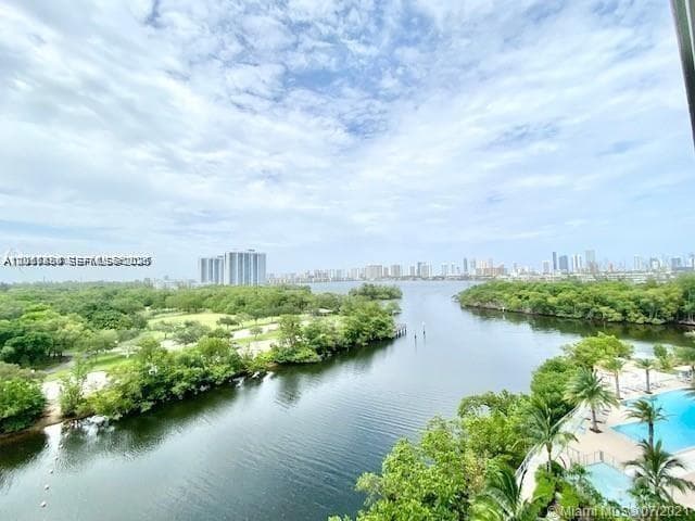 THE HARBOUR NORTH CONDO · #702 in North Miami Beach - Photo 1