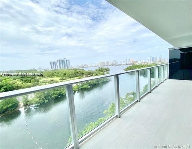 THE HARBOUR NORTH CONDO · #702 in North Miami Beach - Photo 18
