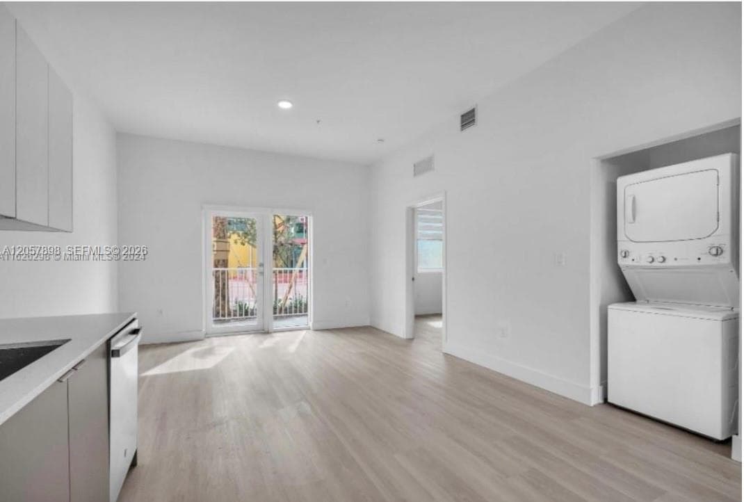 GEO M PHIPPENS · #C101 in Hallandale Beach - Photo 6