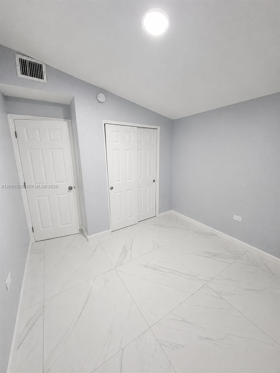 552 NE 161st St photo 13