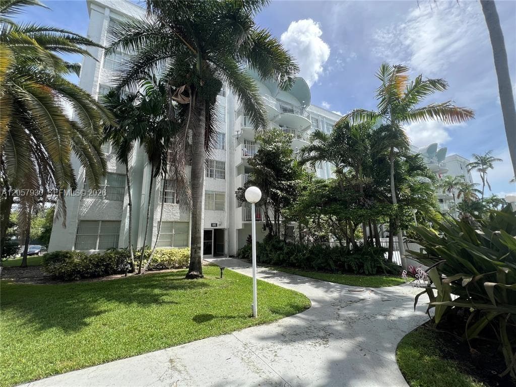 MONTECARLO CONDO · #D-409 in Miami - Photo 22